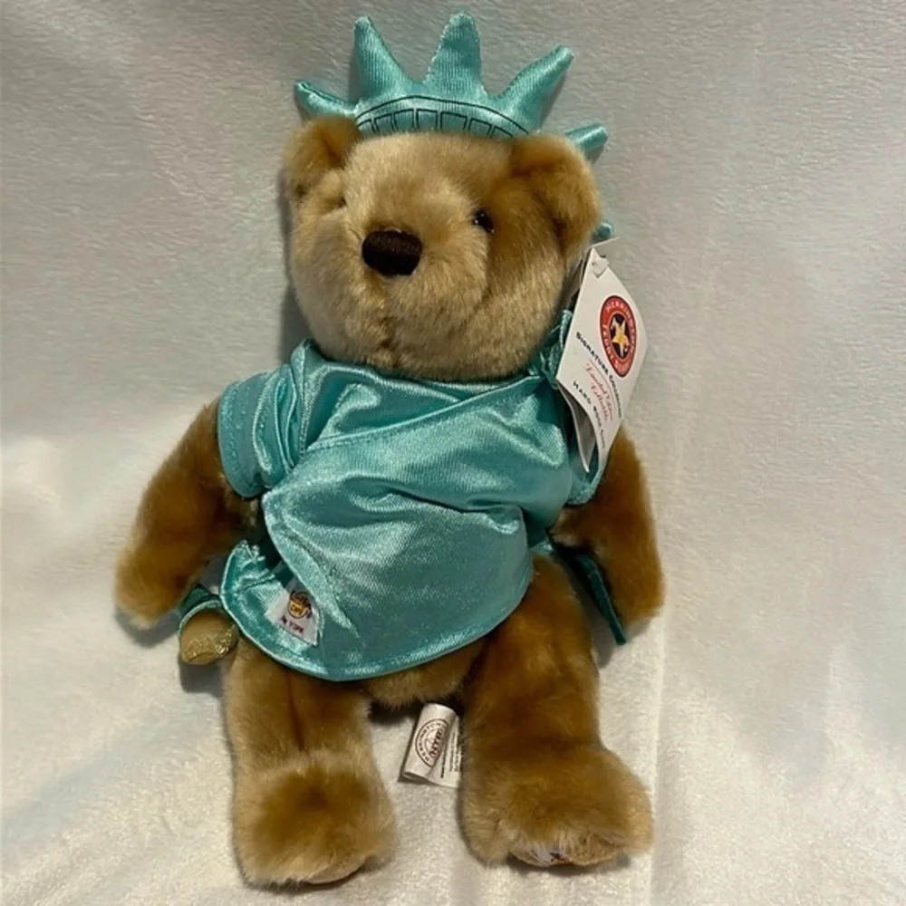 NWT Hard Rock Cafe New York Limited Edition Herrington Teddy Bear Statue